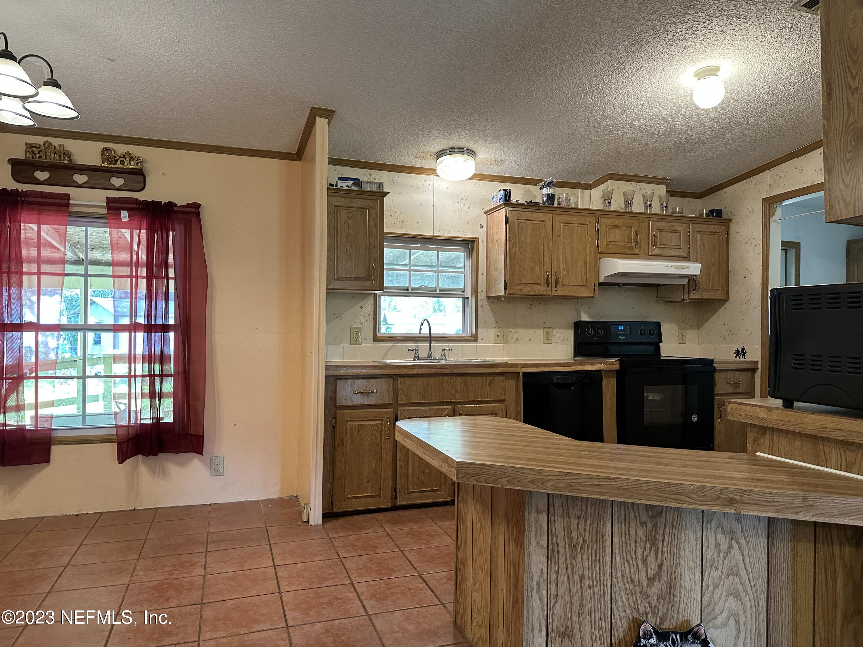 85713 Kirkland Road Yulee, FL 32097 - Photo 16 of 23 Dining & Kitchen