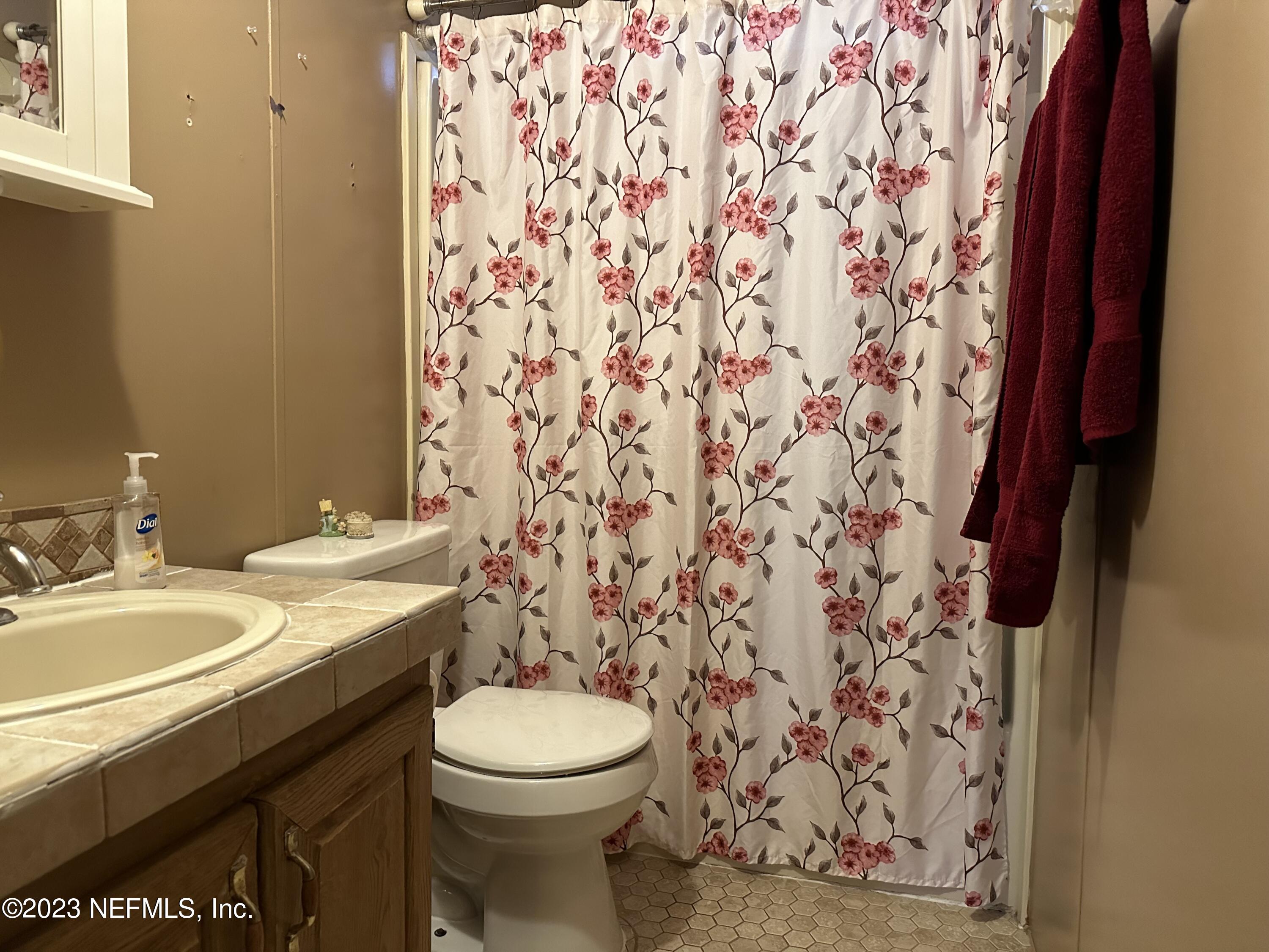 85713 Kirkland Road Yulee, FL 32097 - Photo 20 of 23 Guest Bathroom