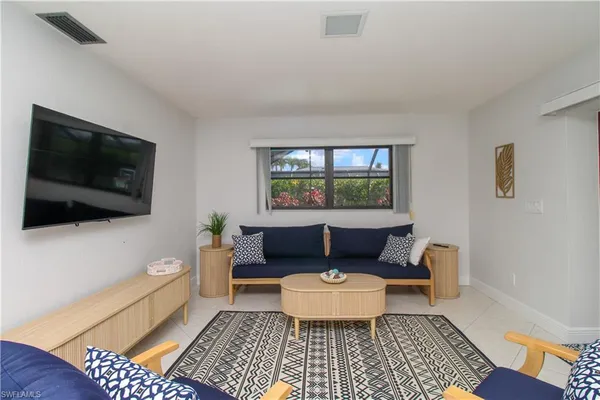 $5,500 | 213 Bay Meadows Drive, Naples, FL 34113