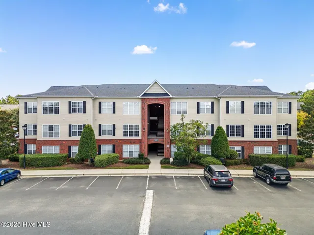 $279,800 | 2820 Bloomfield Lane, Unit 207, Wilmington, NC 28412