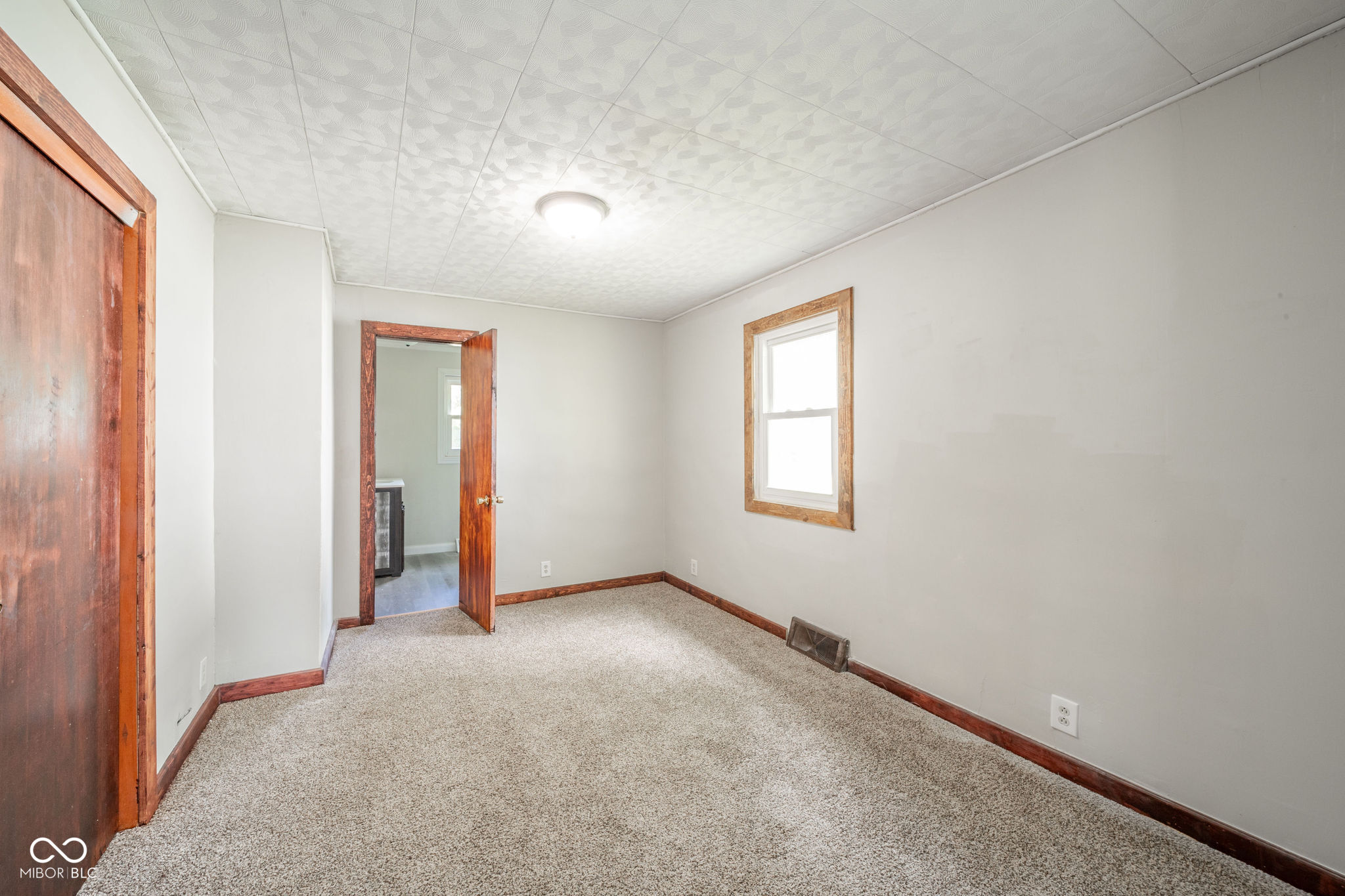 2682 Valley Grove Road Anderson, IN 46017 - Photo 13 of 27