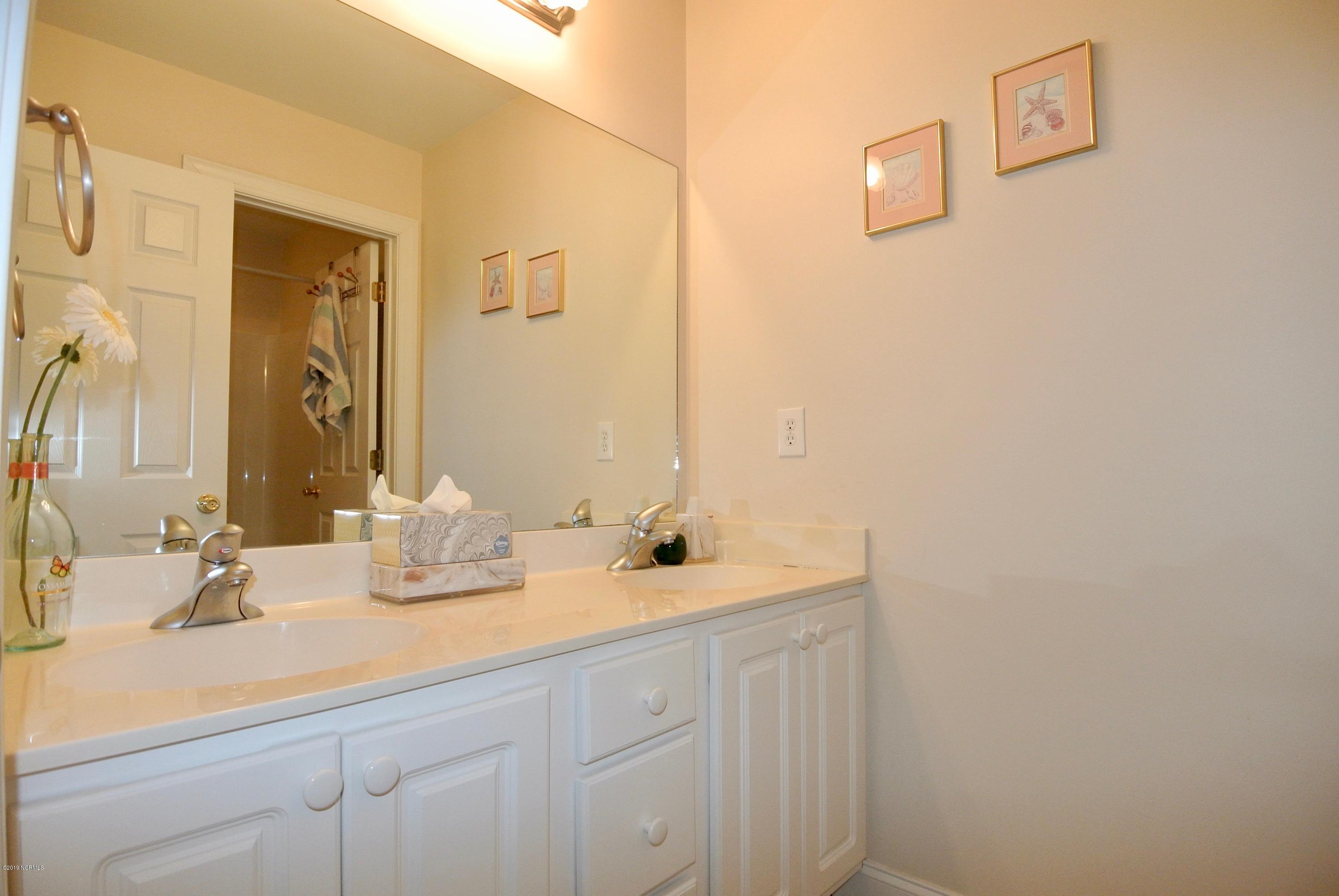 3508 Old Airport Road New Bern, NC 28562 - Photo 44 of 63 Full bath upstairs