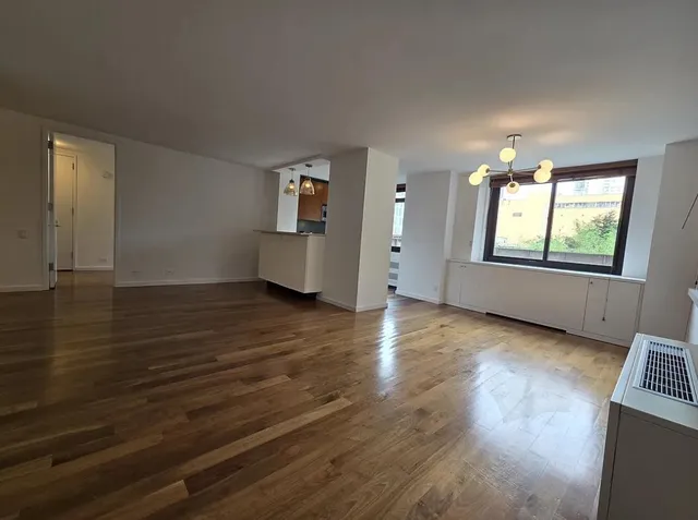 $1,600,000 | 515 East 72nd Street, Unit 4B | Lenox Hill