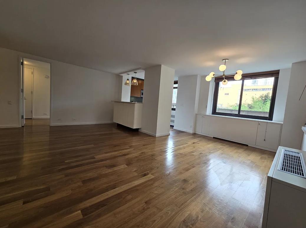 515 East 72nd Street, Unit 4B Manhattan, NY 10021 - Photo 2 of 11