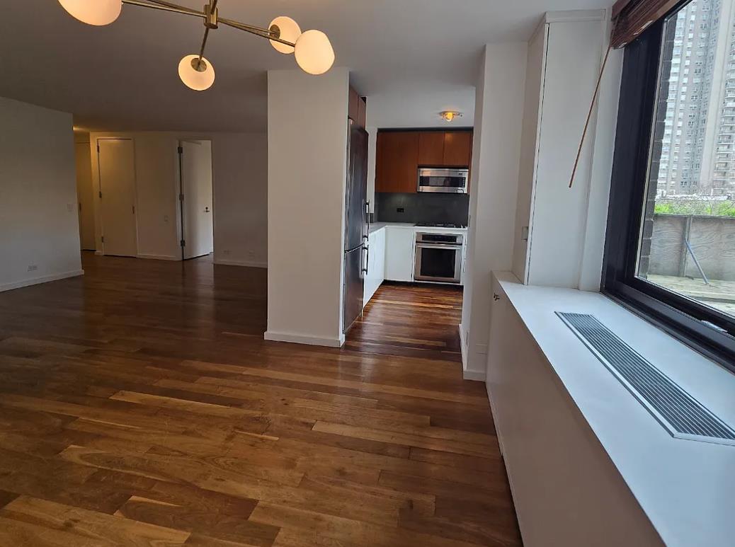 515 East 72nd Street, Unit 4B Manhattan, NY 10021 - Photo 3 of 11