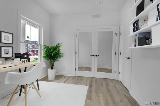 $579,900 | 4915 Waterford Lane, Hamburg, NY 14075