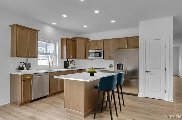 $579,900 | 4915 Waterford Lane, Hamburg, NY 14075