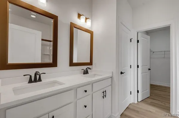 $579,900 | 4915 Waterford Lane, Hamburg, NY 14075