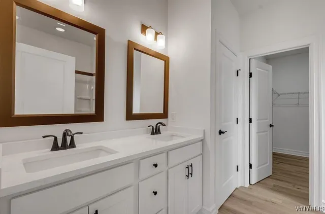 $579,900 | 4915 Waterford Lane, Hamburg, NY 14075