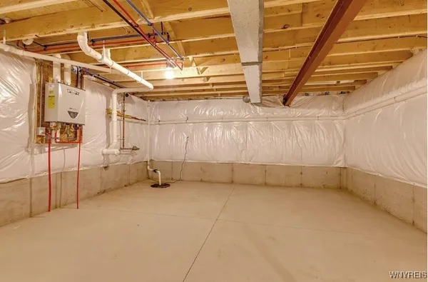 $579,900 | 4915 Waterford Lane, Hamburg, NY 14075