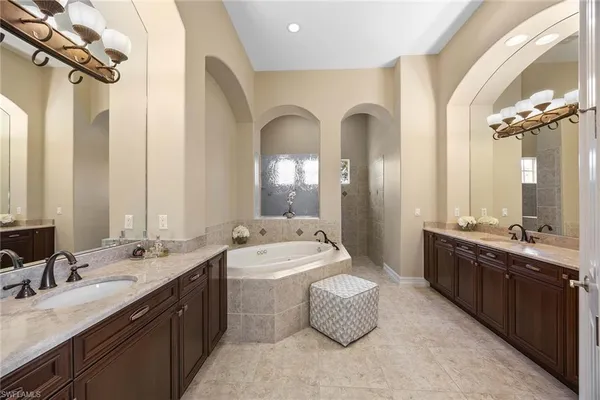 $1,799,900 | 9030 Shenendoah Circle, Naples, FL 34113