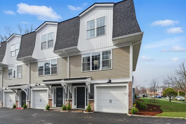 $2,975 | 409 Prospect Avenue, Unit 5, West Hartford, CT 06119