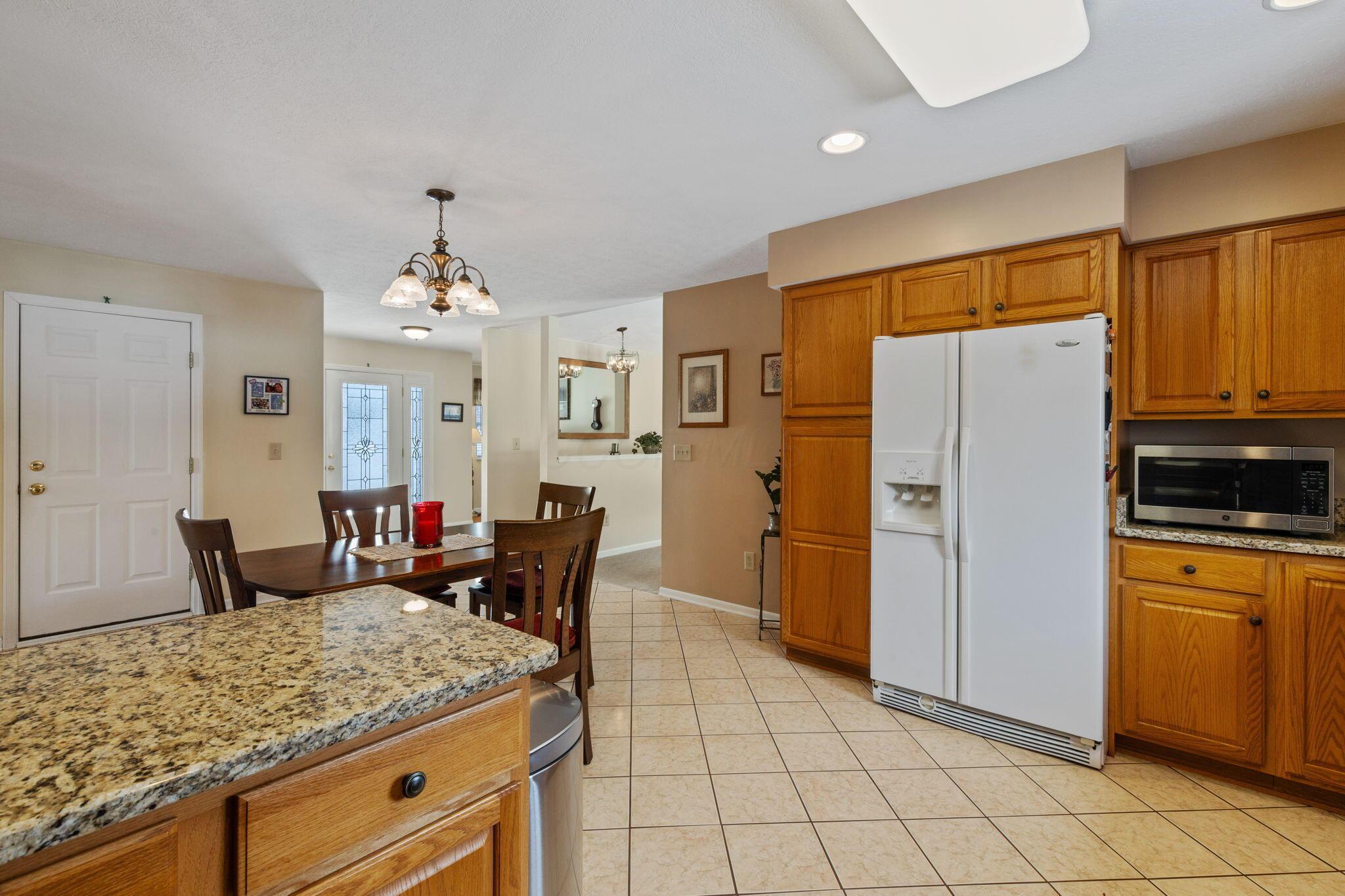 9904 Basil Road Northwest Baltimore, OH 43105 - Photo 13 of 66 Eat-in Kitchen - 9904 Basil Road NW, Baltimore, OH 43105
