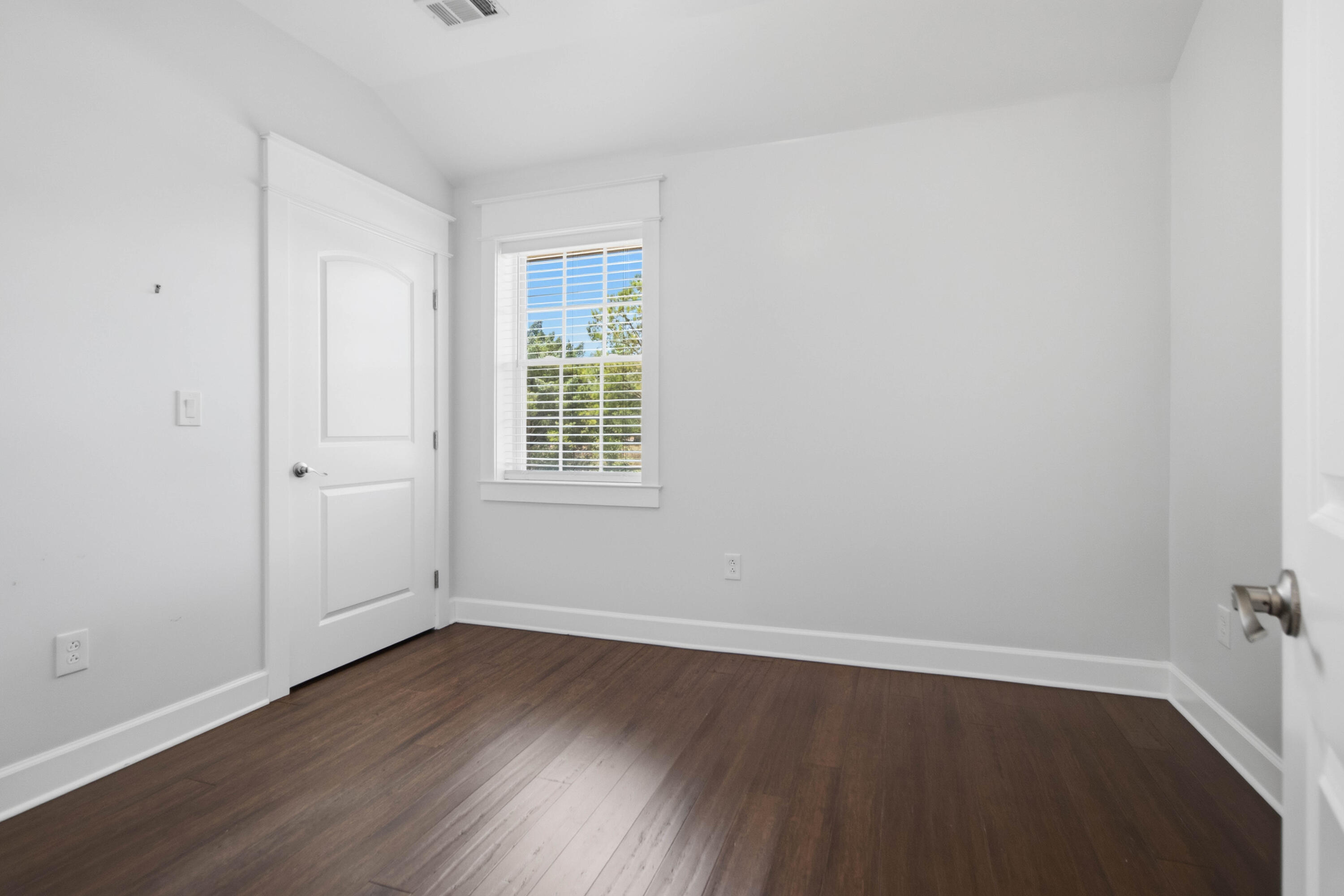 1084 Rosemead Road Mount Pleasant, SC 29464 - Photo 33 of 38