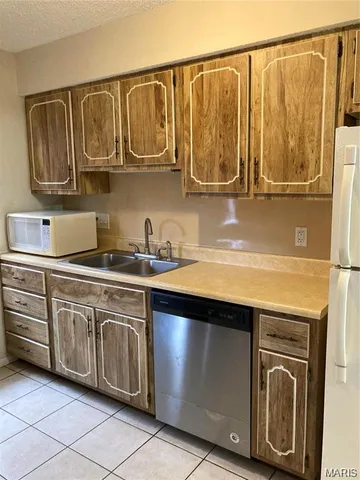 $1,500 | 53 Park Charles Boulevard North, Unit B, St. Peters, MO 63376