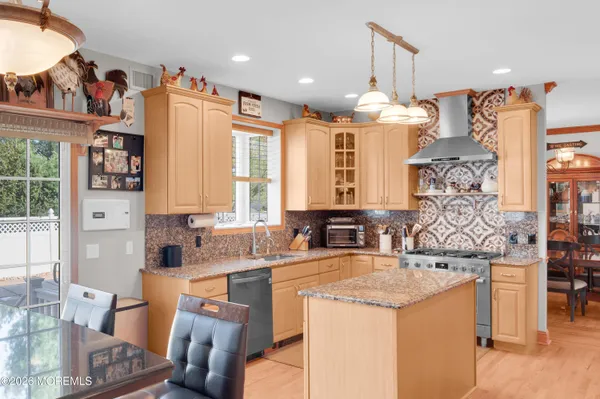 $699,000 | 928 Seaman Avenue, Beachwood, NJ 08722