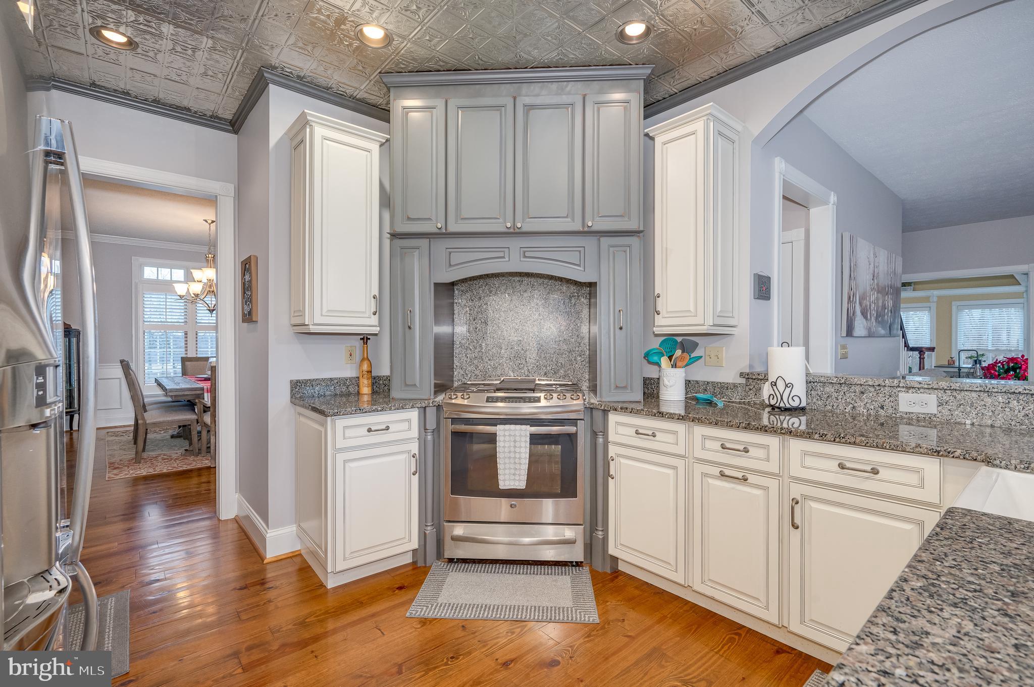 874 Pheasant Hill Road Summit Point, WV 25446 - Photo 23 of 145 impressive gas range...