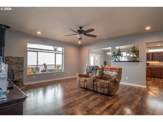 $499,000 | 175 Doe Road, Glide, OR 97443