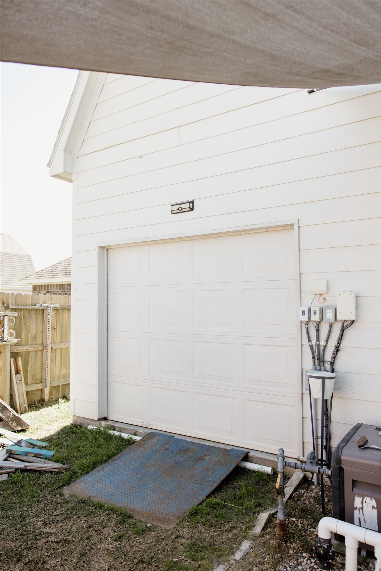 6438 Grapevine Bend Manvel, TX 77578 - Photo 35 of 36 Garage features back door for added functionality