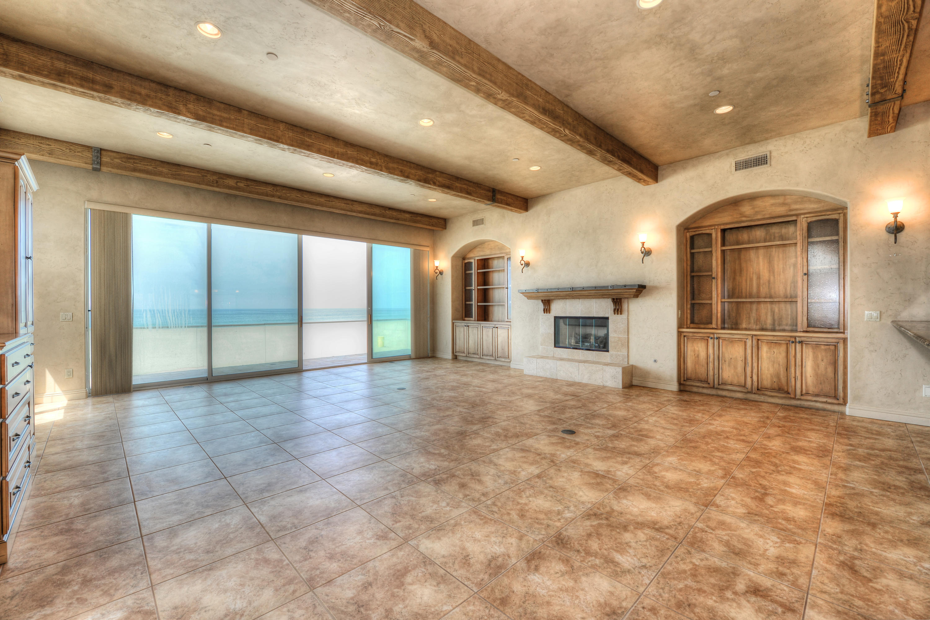 1069 Mandalay Beach Road Oxnard, CA 93035 - Photo 8 of 40 316284_mandalay_082_r