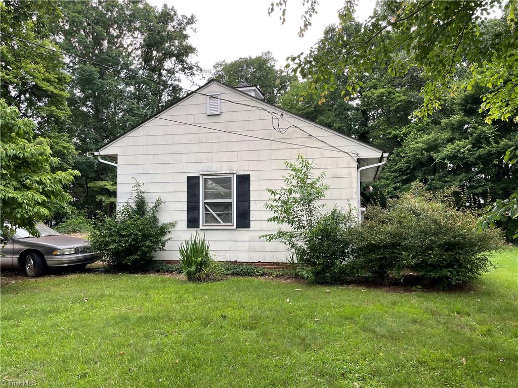 1834 Zephyr Road Dobson, NC 27017 - Photo 3 of 19 Gallery Image 3