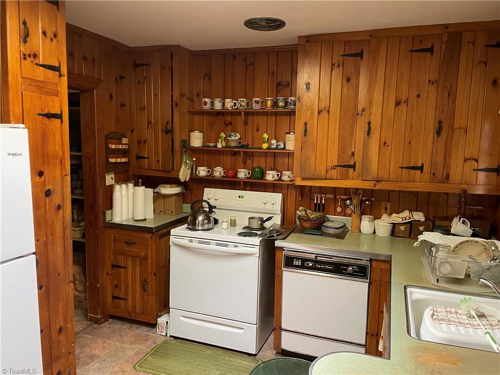 1834 Zephyr Road Dobson, NC 27017 - Photo 10 of 19 Gallery Image 10