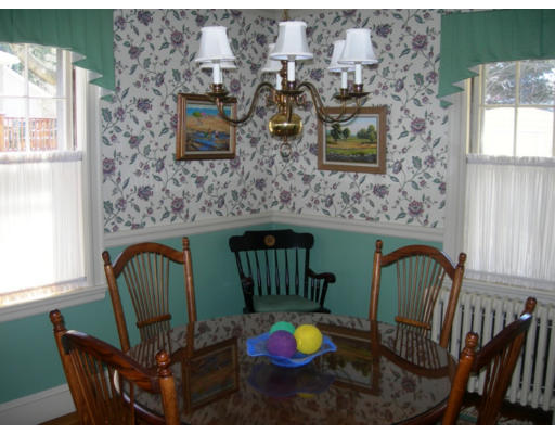 9 Grayson Road Winchester, MA 01890 - Photo 5 of 19 Gallery Image 5