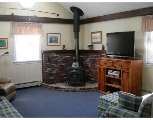 9 Grayson Road Winchester, MA 01890 - Photo 6 of 19 Gallery Image 6