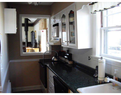 9 Grayson Road Winchester, MA 01890 - Photo 7 of 19 Gallery Image 7