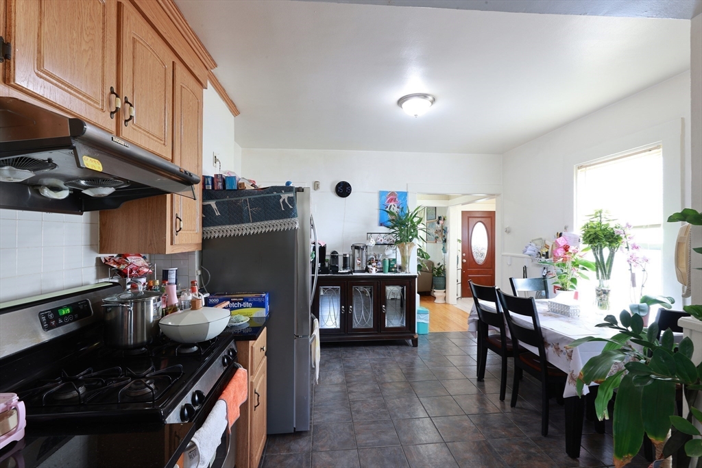 36 Lincoln Road, Unit 36 Newton, MA 02458 - Photo 8 of 26 Gallery Image 8