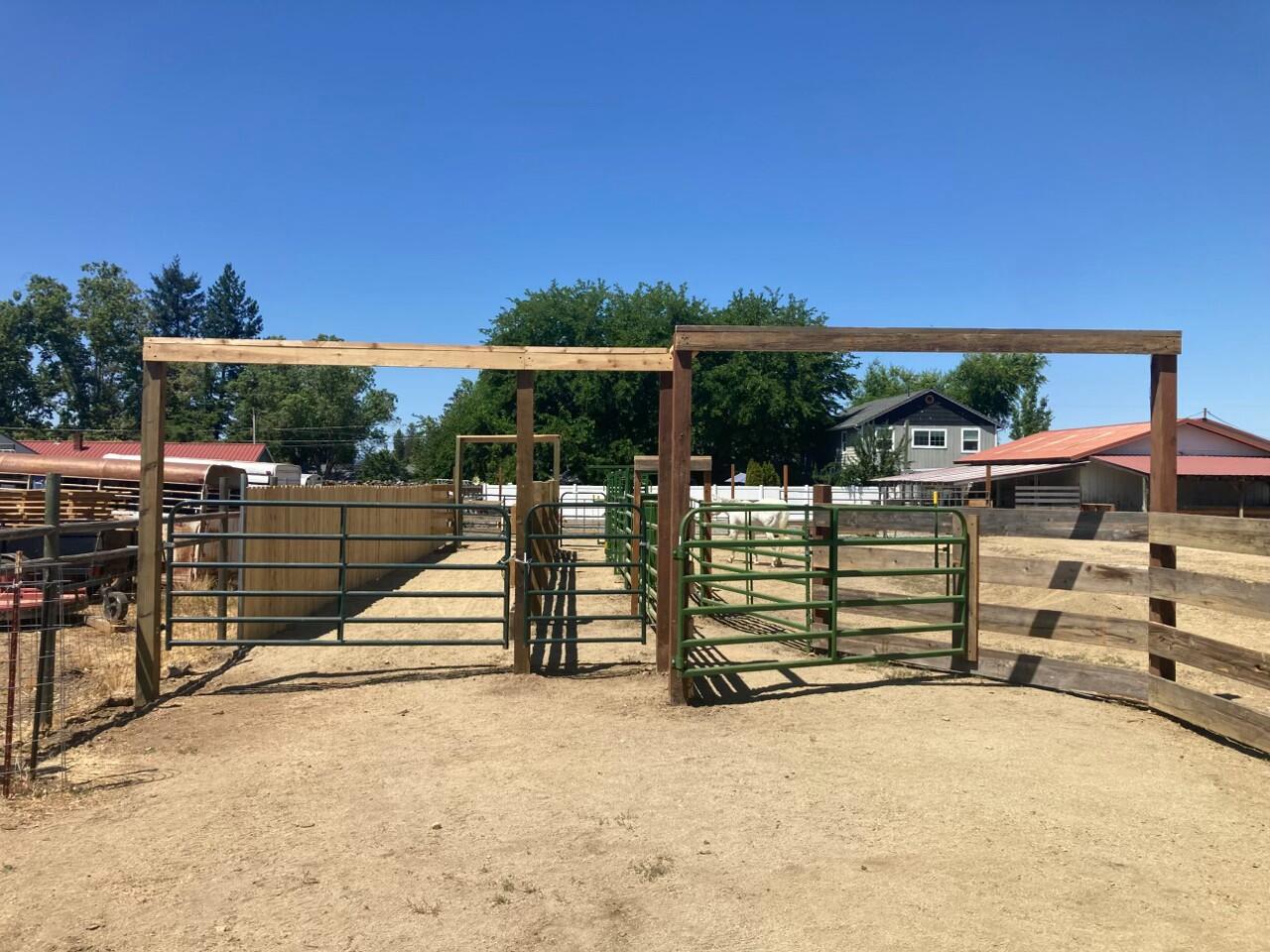 826 Oak Grove Road Medford, OR 97501 - Photo 48 of 69 cattle gates