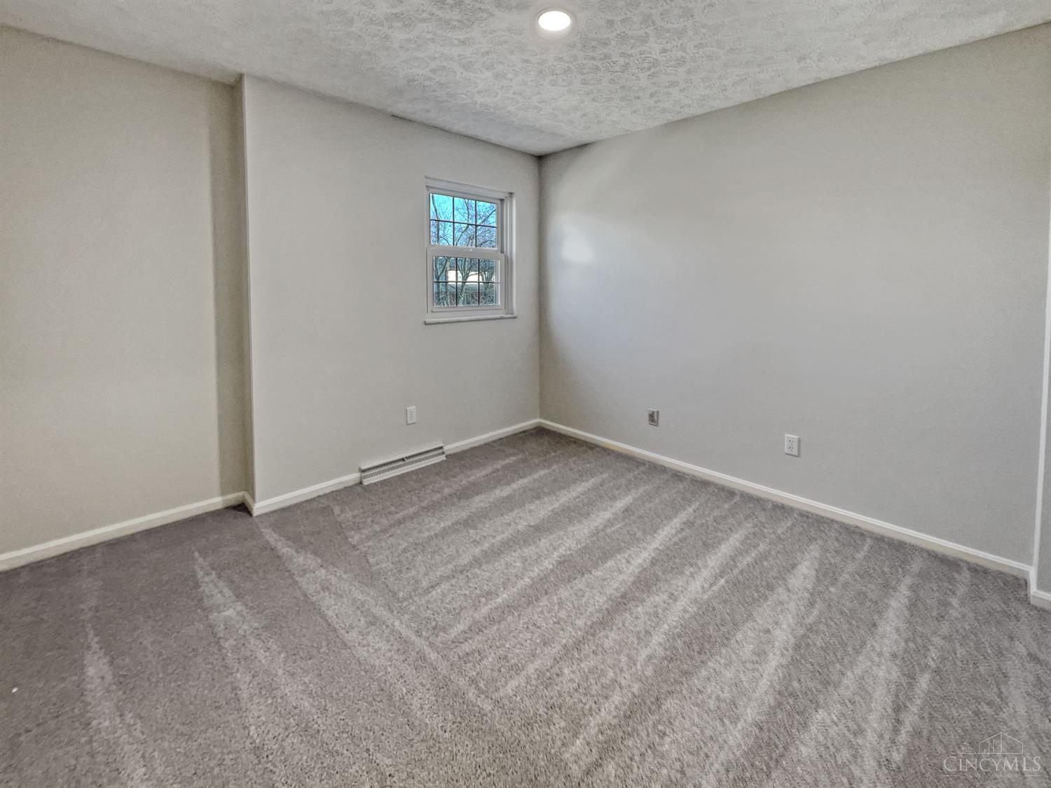 697 Yorkhaven Road Springdale, OH 45246 - Photo 19 of 29
