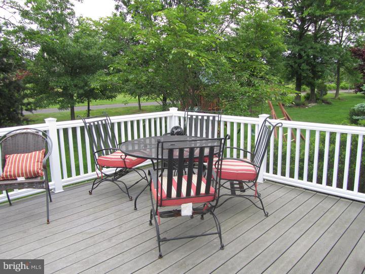 320 Doe Run Road Harleysville, PA 19438 - Photo 21 of 25 Deck