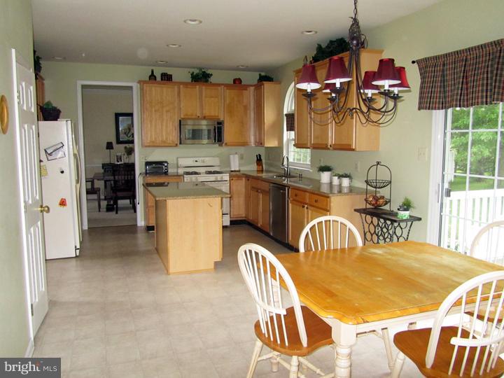 320 Doe Run Road Harleysville, PA 19438 - Photo 5 of 25 Kitchen