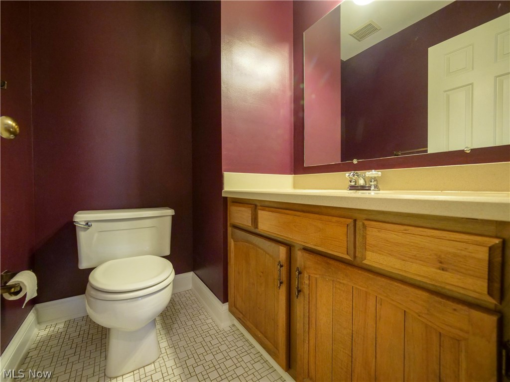 22542 Center Ridge Road, Unit B Rocky River, OH 44116 - Photo 13 of 28 Gallery Image 13