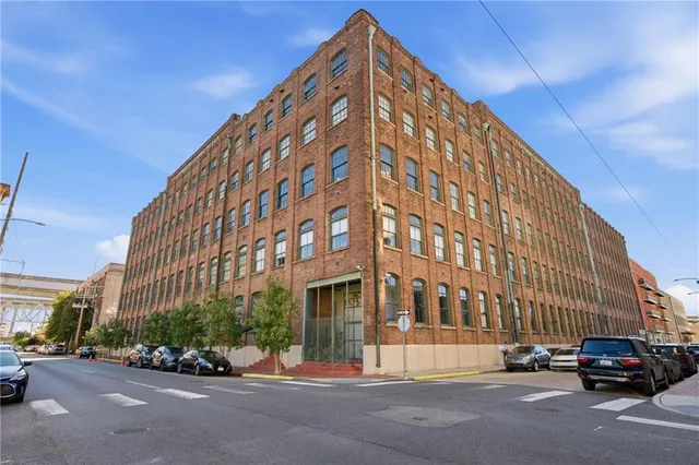 $2,700 | 1107 South Peters Street, Unit 517, New Orleans, LA 70130