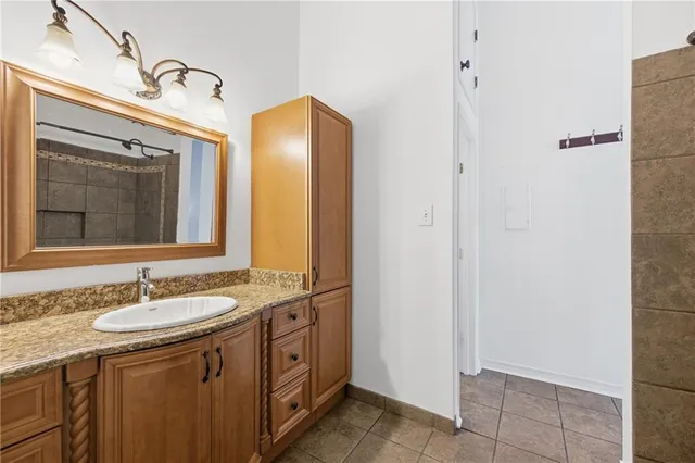 $2,700 | 1107 South Peters Street, Unit 517, New Orleans, LA 70130