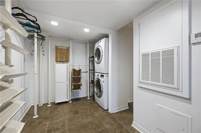 $2,700 | 1107 South Peters Street, Unit 517, New Orleans, LA 70130