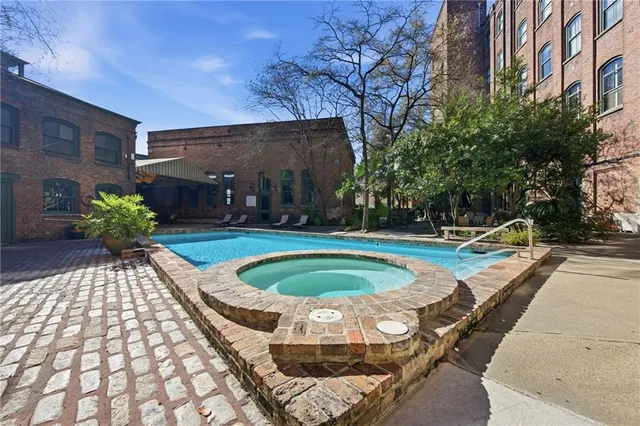 $2,700 | 1107 South Peters Street, Unit 517, New Orleans, LA 70130