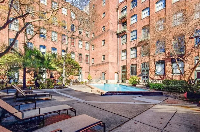 $2,700 | 1107 South Peters Street, Unit 517, New Orleans, LA 70130