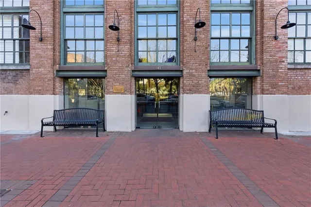 $2,700 | 1107 South Peters Street, Unit 517, New Orleans, LA 70130