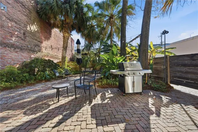 $2,700 | 1107 South Peters Street, Unit 517, New Orleans, LA 70130