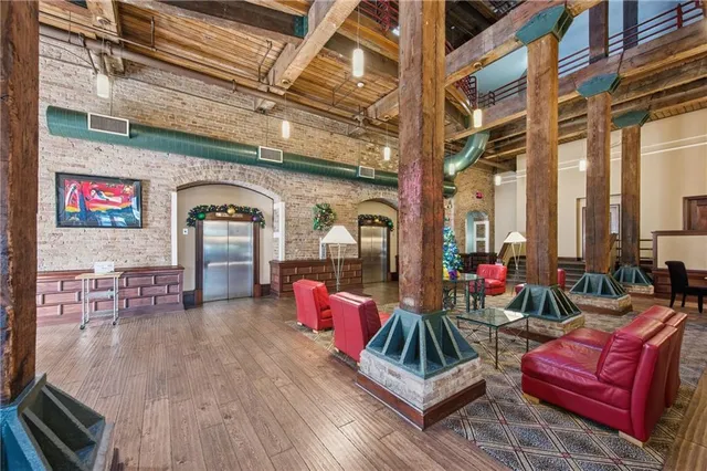 $2,700 | 1107 South Peters Street, Unit 517, New Orleans, LA 70130