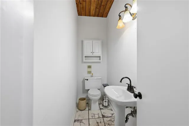 $2,700 | 1107 South Peters Street, Unit 517, New Orleans, LA 70130