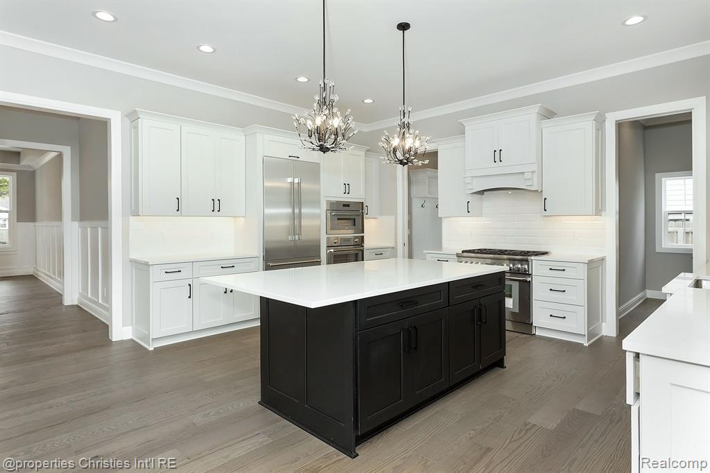 2043 Yorkshire Road Birmingham, MI 48009 - Photo 17 of 65 Gallery Image 17