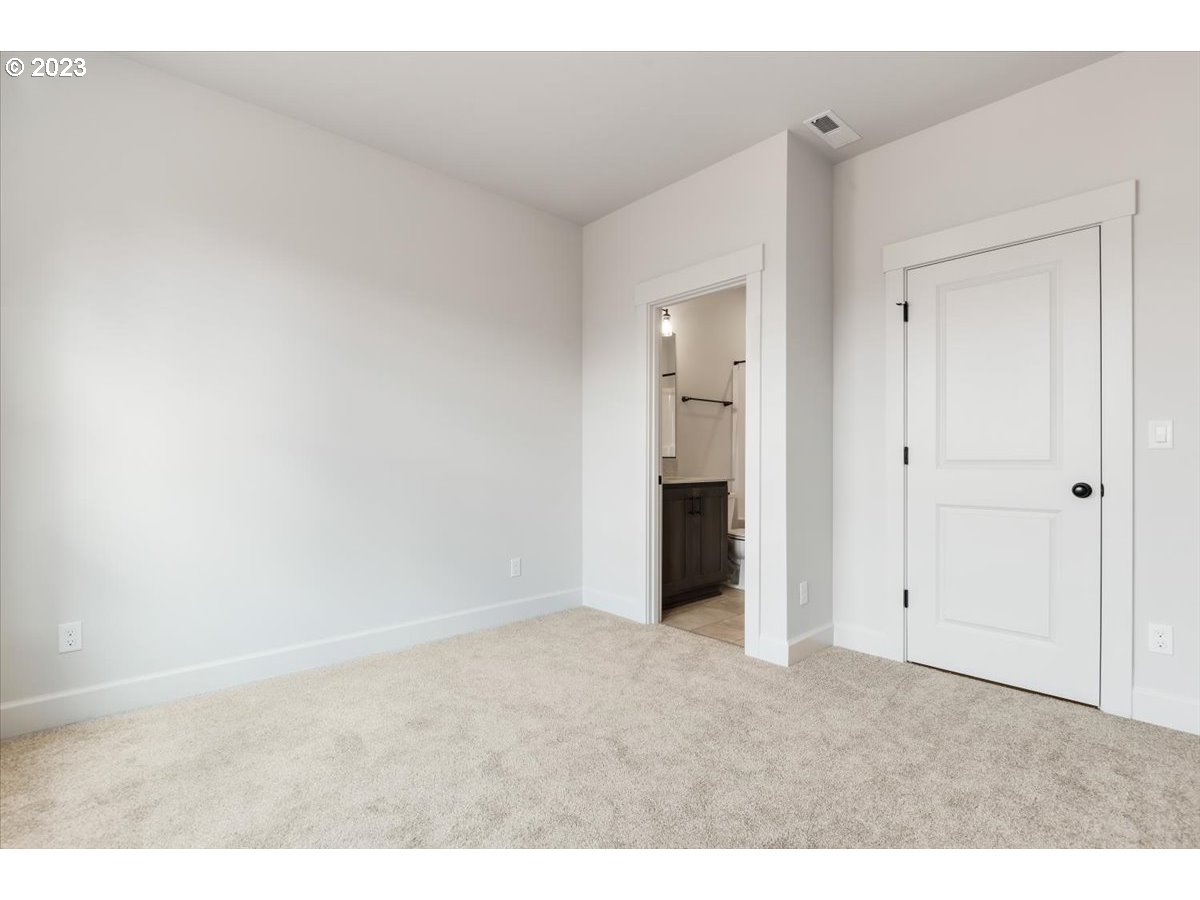 12359 Southwest Strobel Road, Unit 20 Beaverton, OR 97007 - Photo 20 of 34 Gallery Image 20