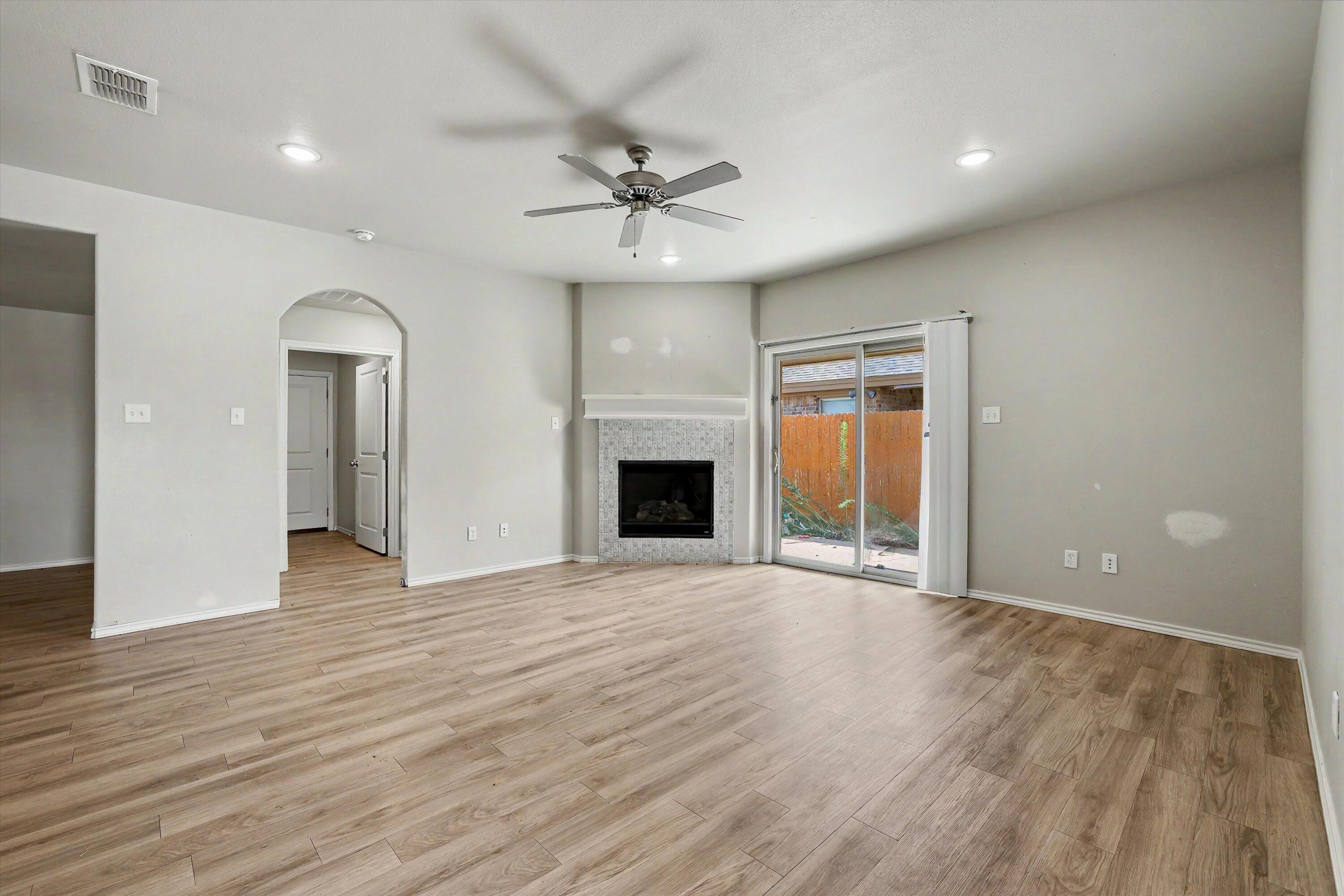 6906 67th Street Lubbock, TX 79424 - Photo 3 of 21 05-IMG_1254_e