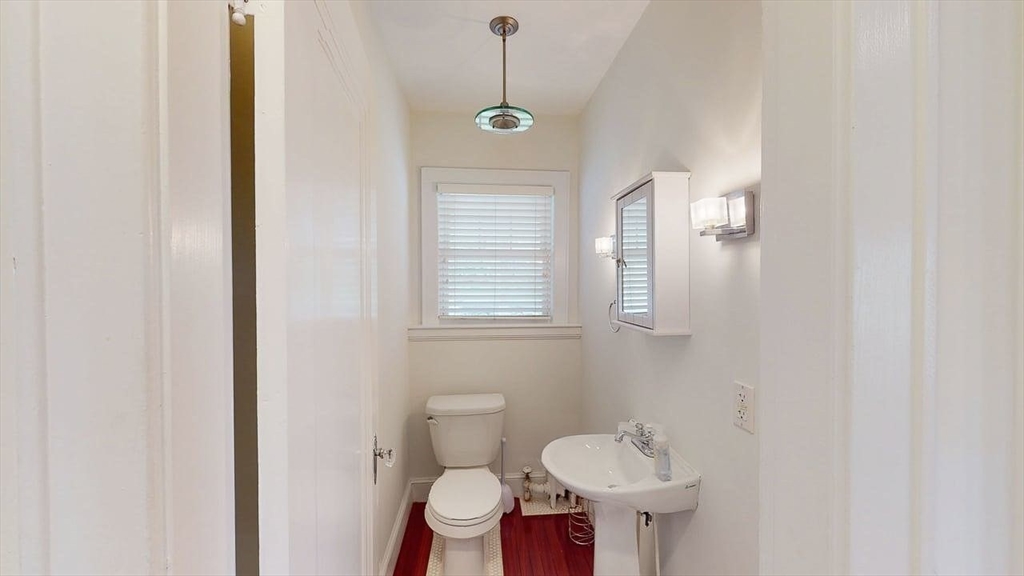 22 Longfellow Road Worcester, MA 01602 - Photo 17 of 41