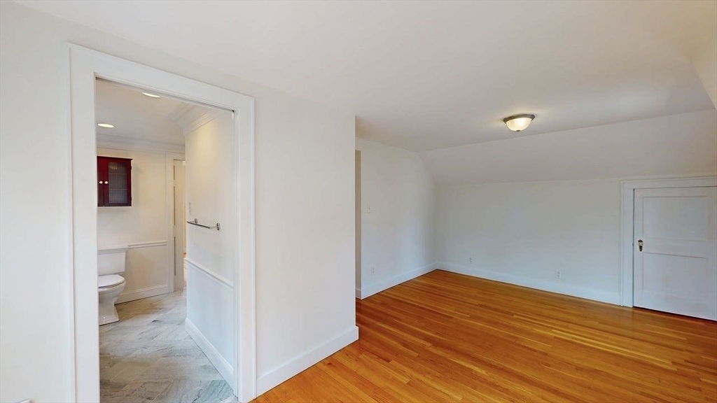 22 Longfellow Road Worcester, MA 01602 - Photo 36 of 41