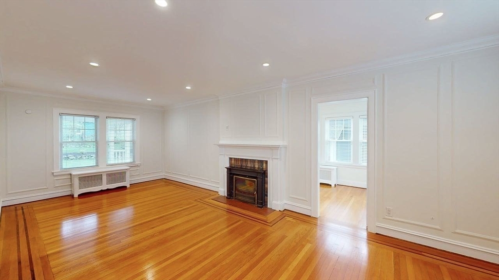 22 Longfellow Road Worcester, MA 01602 - Photo 8 of 41